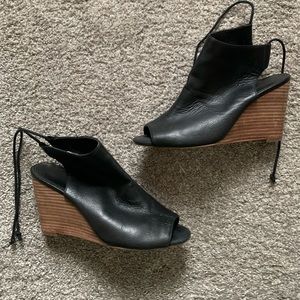 Open toe black wedge
